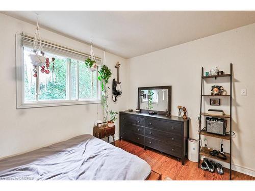 2069 Thornlea Drive, Oakville, ON - Indoor Photo Showing Bedroom