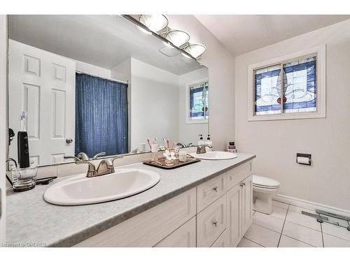 2069 Thornlea Drive, Oakville, ON - Indoor Photo Showing Bathroom