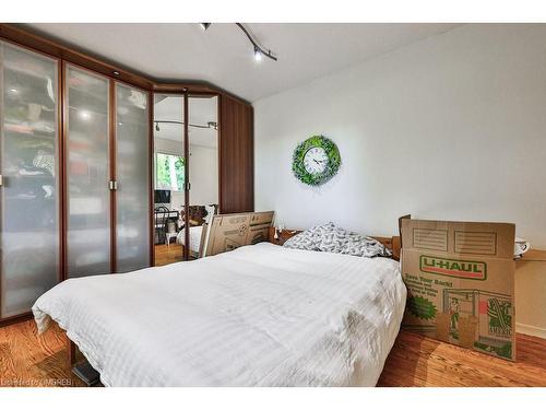 2069 Thornlea Drive, Oakville, ON - Indoor Photo Showing Bedroom