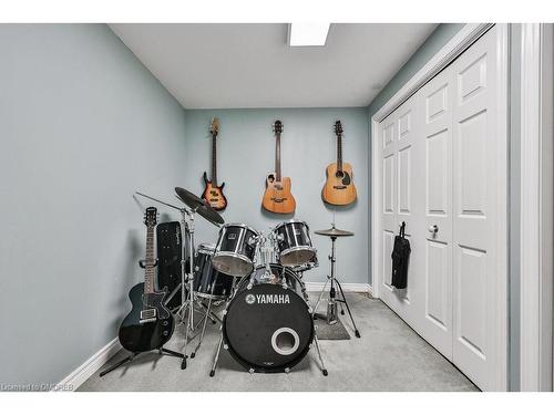 2069 Thornlea Drive, Oakville, ON - Indoor Photo Showing Other Room