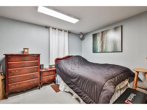 2069 Thornlea Drive, Oakville, ON - Indoor Photo Showing Bedroom