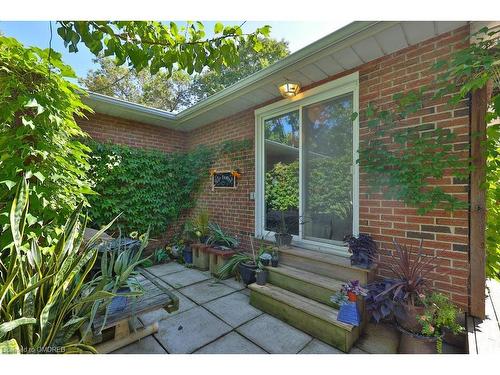 2069 Thornlea Drive, Oakville, ON - Outdoor