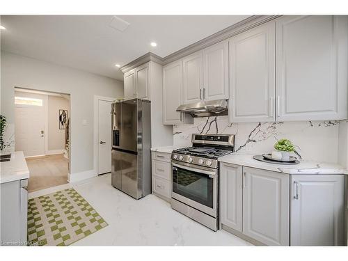 39 Alanson Street, Hamilton, ON - Indoor Photo Showing Kitchen