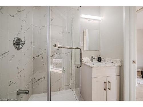 39 Alanson Street, Hamilton, ON - Indoor Photo Showing Bathroom