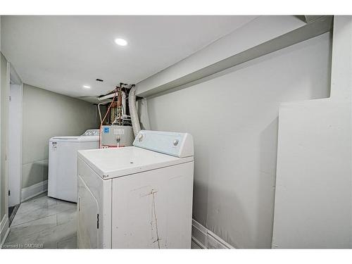 39 Alanson Street, Hamilton, ON - Indoor Photo Showing Laundry Room