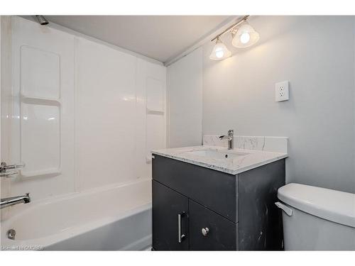 39 Alanson Street, Hamilton, ON - Indoor Photo Showing Bathroom