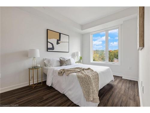 16-3562 Colonial Drive, Mississauga, ON - Indoor Photo Showing Bedroom