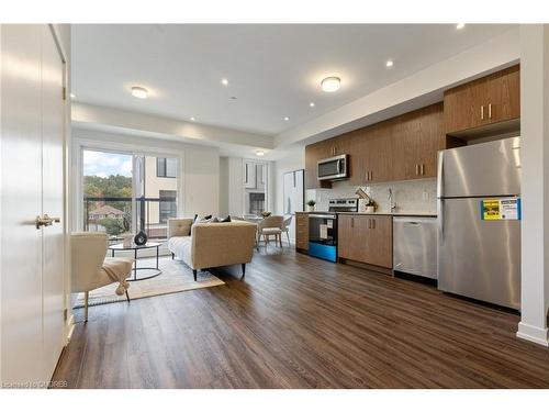 16-3562 Colonial Drive, Mississauga, ON - Indoor Photo Showing Kitchen