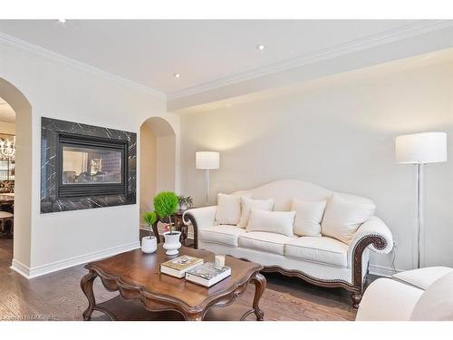 2484 Thornfield Common, Oakville, ON - Indoor Photo Showing Living Room