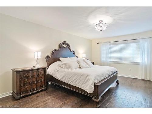 2484 Thornfield Common, Oakville, ON - Indoor Photo Showing Bedroom