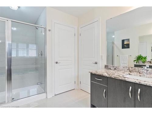 2484 Thornfield Common, Oakville, ON - Indoor Photo Showing Bathroom