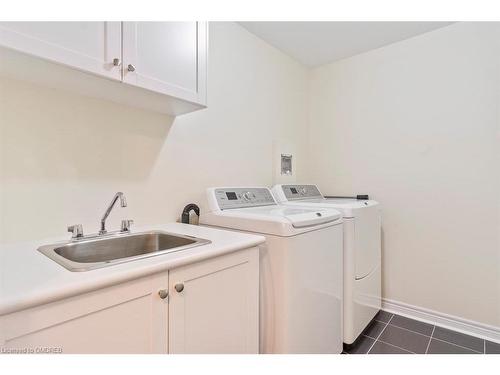 2484 Thornfield Common, Oakville, ON - Indoor Photo Showing Laundry Room