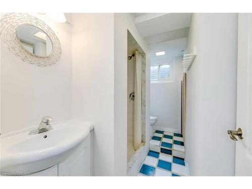 1333 Sheldon Avenue, Oakville, ON - Indoor Photo Showing Bathroom