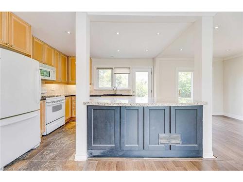 1333 Sheldon Avenue, Oakville, ON - Indoor Photo Showing Kitchen