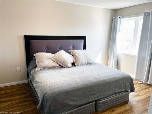 747 Challinor Terrace, Milton, ON - Indoor Photo Showing Bedroom