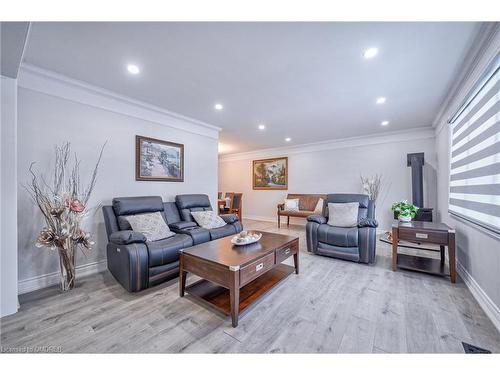 428 Henderson Avenue, Burlington, ON - Indoor Photo Showing Living Room