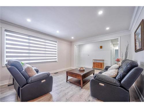 428 Henderson Avenue, Burlington, ON - Indoor Photo Showing Living Room