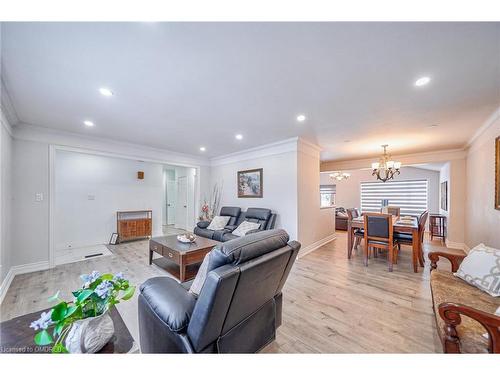 428 Henderson Avenue, Burlington, ON - Indoor Photo Showing Living Room