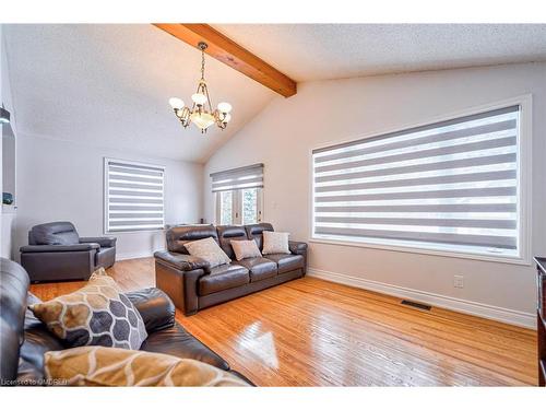 428 Henderson Avenue, Burlington, ON - Indoor Photo Showing Living Room