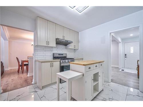 428 Henderson Avenue, Burlington, ON - Indoor Photo Showing Kitchen