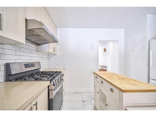 428 Henderson Avenue, Burlington, ON - Indoor Photo Showing Kitchen