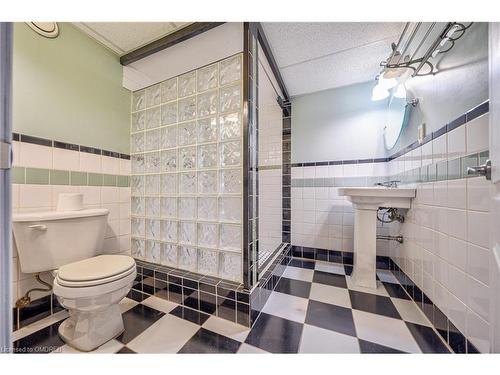 428 Henderson Avenue, Burlington, ON - Indoor Photo Showing Bathroom