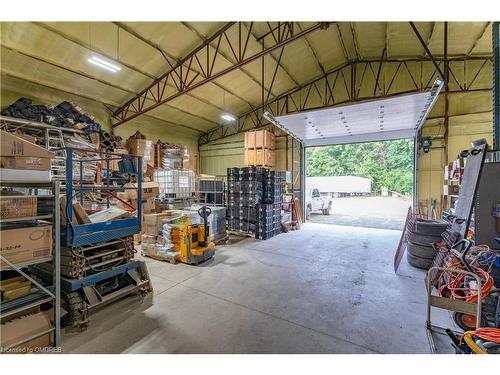 1046 6Th Concession Road W, Hamilton, ON - Indoor Photo Showing Garage