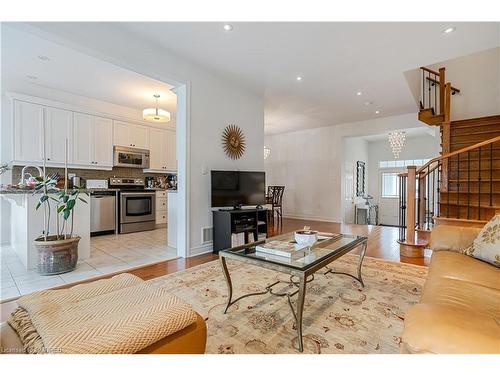 2130 Emily Circle, Oakville, ON - Indoor Photo Showing Living Room