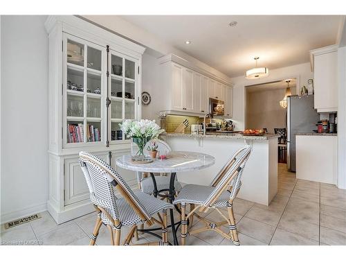 2130 Emily Circle, Oakville, ON - Indoor Photo Showing Dining Room