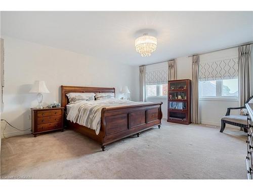 2130 Emily Circle, Oakville, ON - Indoor Photo Showing Bedroom