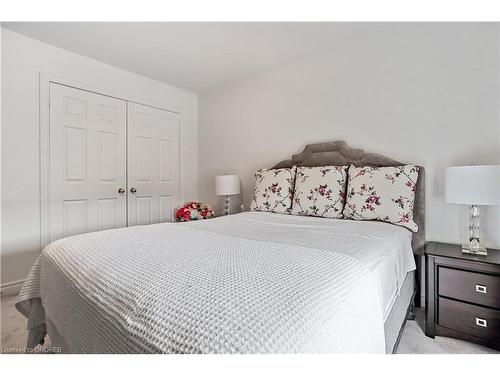 2130 Emily Circle, Oakville, ON - Indoor Photo Showing Bedroom