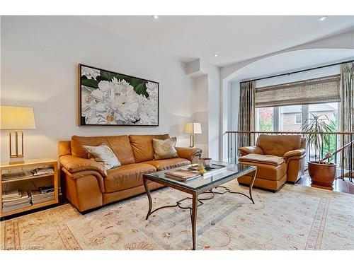 2130 Emily Circle, Oakville, ON - Indoor Photo Showing Living Room