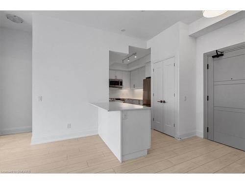 216-1 Hume Street, Collingwood, ON - Indoor Photo Showing Kitchen