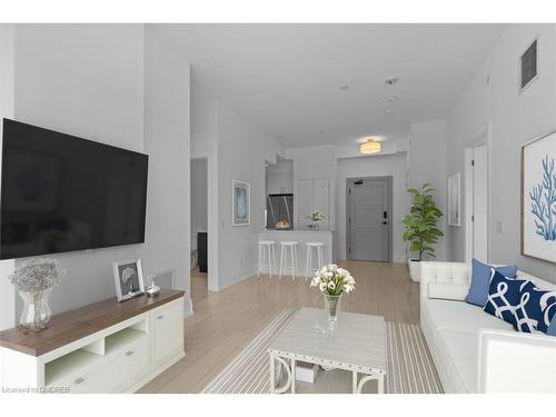 216-1 Hume Street, Collingwood, ON - Indoor Photo Showing Living Room