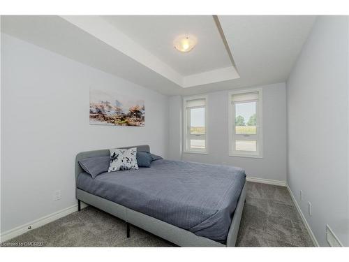 12-235 Chapel Hill Drive, Kitchener, ON - Indoor Photo Showing Bedroom