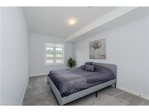 12-235 Chapel Hill Drive, Kitchener, ON - Indoor Photo Showing Bedroom