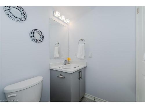 12-235 Chapel Hill Drive, Kitchener, ON - Indoor Photo Showing Bathroom