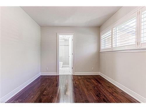 5247 Spruce Avenue, Burlington, ON - Indoor Photo Showing Other Room