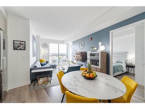 A629-5230 Dundas Street, Burlington, ON - Indoor Photo Showing Dining Room