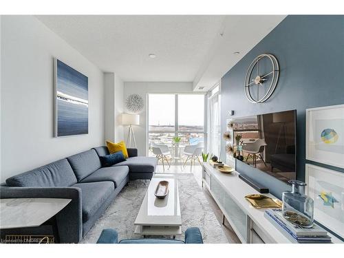 A629-5230 Dundas Street, Burlington, ON - Indoor Photo Showing Living Room