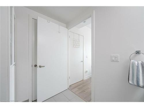 A629-5230 Dundas Street, Burlington, ON - Indoor Photo Showing Other Room