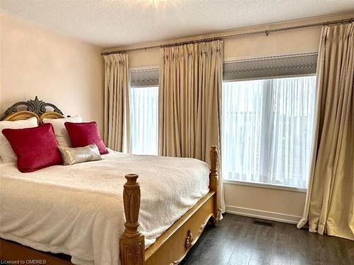 3095 Ernest Appelbe Boulevard, Oakville, ON - Indoor Photo Showing Bedroom