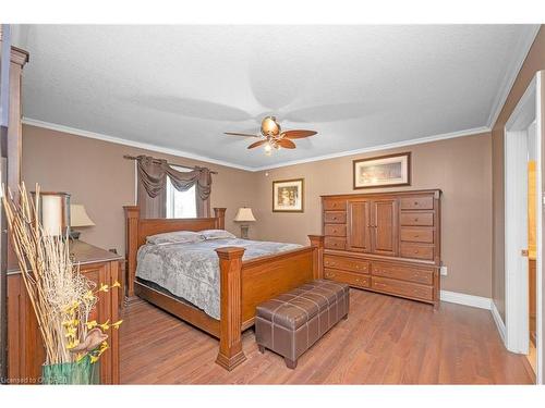 45 Las Road, Smithville, ON - Indoor Photo Showing Bedroom