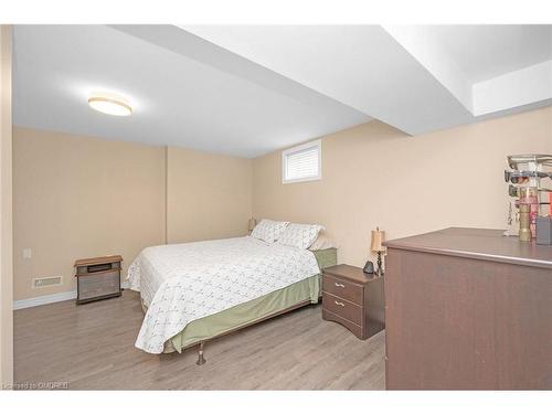 45 Las Road, Smithville, ON - Indoor Photo Showing Bedroom