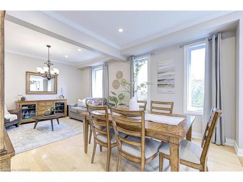 3410 Robin Hill Circle, Oakville, ON - Indoor Photo Showing Dining Room