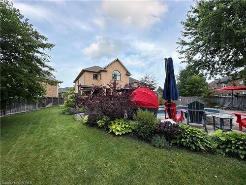 3410 Robin Hill Circle, Oakville, ON - Outdoor