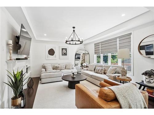 359 Nunn Court, Milton, ON - Indoor Photo Showing Living Room