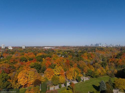 1881 Friar Tuck Court, Mississauga, ON - Outdoor With View