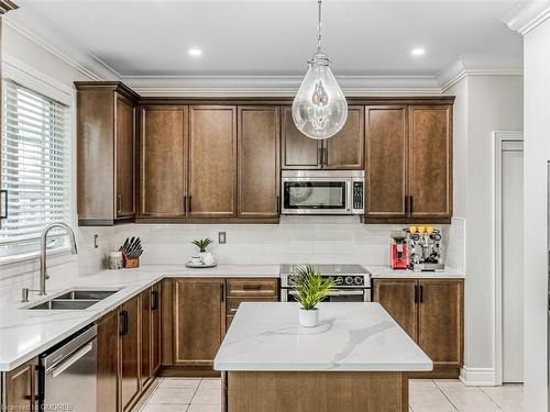 323 Mcdougall Crossing, Milton, ON - Indoor Photo Showing Kitchen With Double Sink