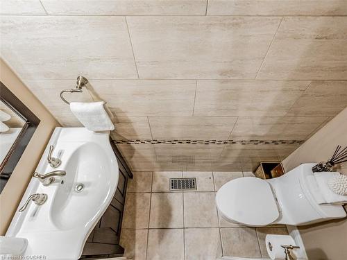 323 Mcdougall Crossing, Milton, ON - Indoor Photo Showing Bathroom